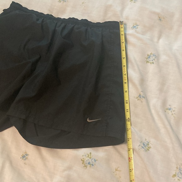 Nike running shorts - Picture 4 of 12